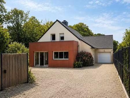 maison d'architecte 170 m² – piscine – 5 chambres – terrain arboré de plus de 1 000 m²