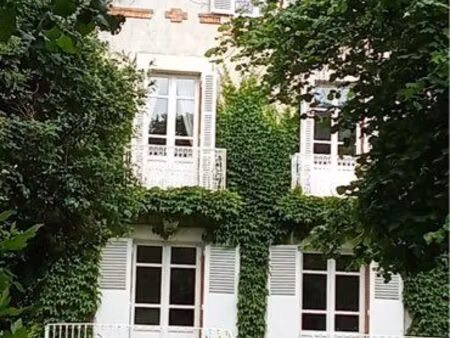 propriété de charme avec dépendance et potentiel locatif au cœur de saint-gervais-d’auverg