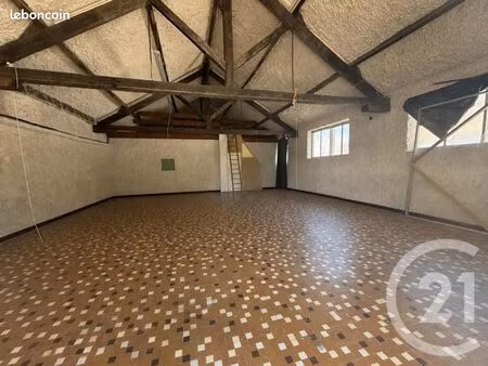 bâtiment 485 m²