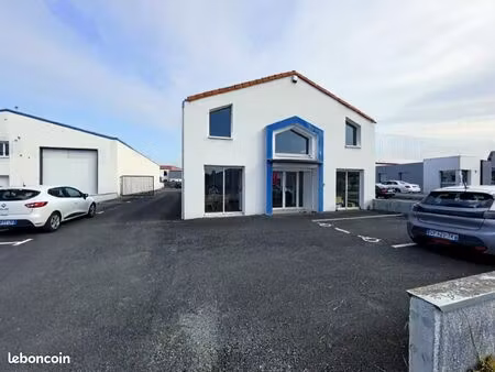 local d'activité 343 m²