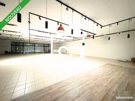 local commercial 954 m² clermont-ferrand