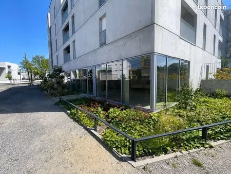 local commercial 121 m²