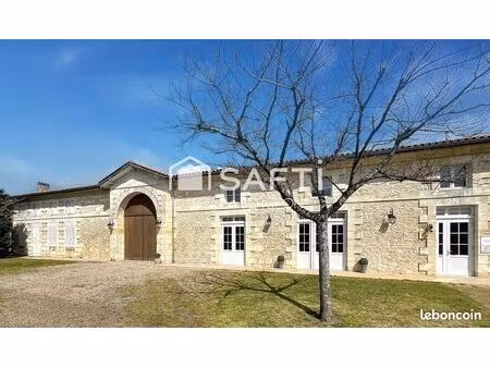 propriété 8 pièces 720 m²