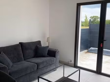 studio meublé avec terrasse
