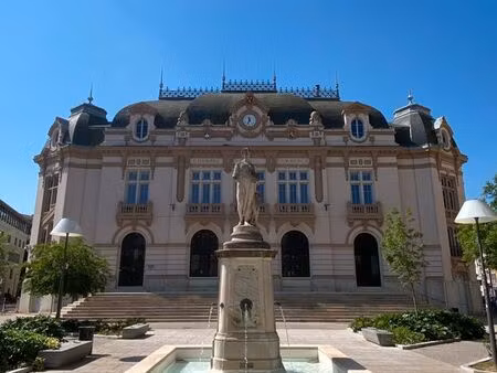 rare duplex de 158 46m² carrez + 48m² de depences amenageables