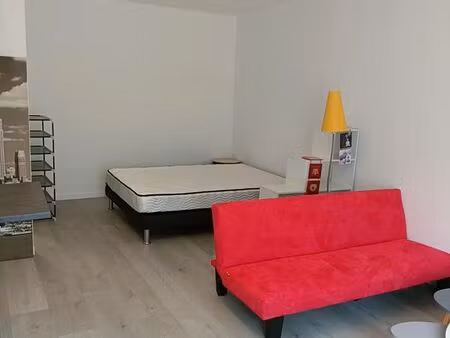 studio 1 pièce 27 m²