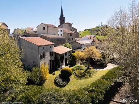 maison 9 pièces 233 m²