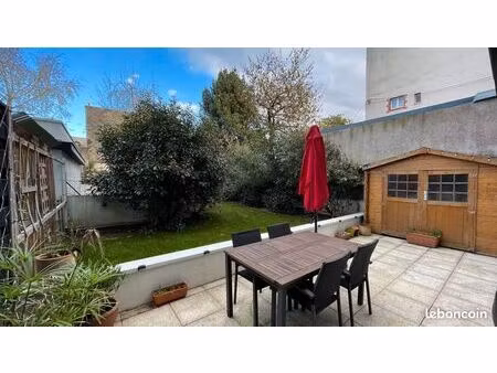 t2 avec terrasse et jardin privatif