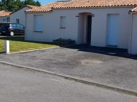 maison t3 à louer à st colomban