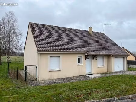 maison avec garage et jardin