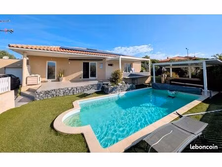 villa plein pied avec piscine