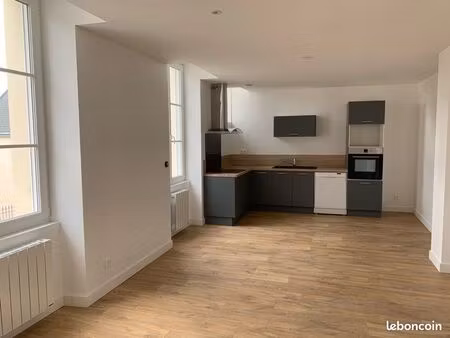 appartement t3 evron centre ville