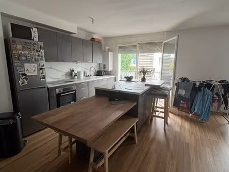 ? t2 meublé rénové 58 m² avec parking et balcon – floirac