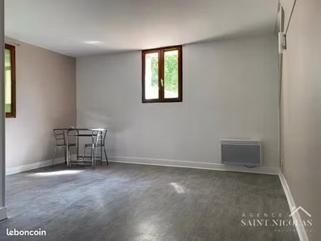 studio 1 pièce 22 m²