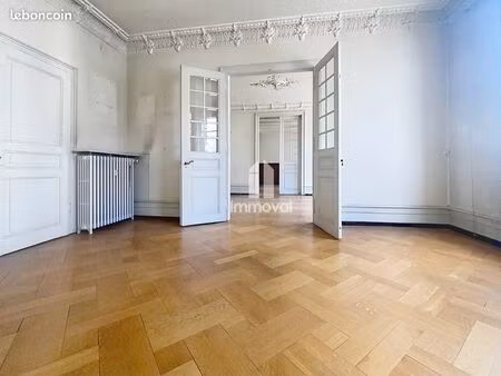 appartement 7 pièces 181 m²