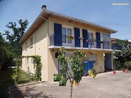 immeuble 12 pièces 224 m²