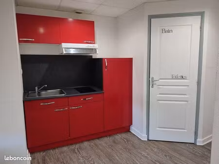 location studio 24m² - monistrol/loire