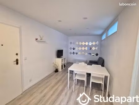 chambre 1 pièce 15 m²