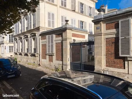 chambre meublée au coeur du quartier notre dame