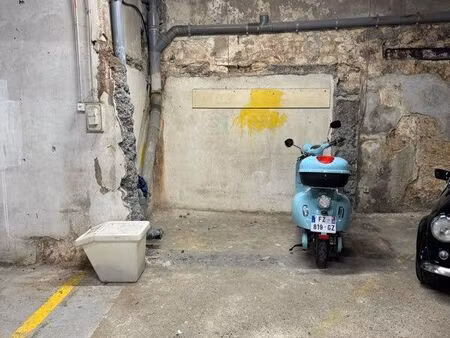 parking sécurisé deux roues