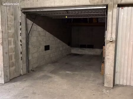 box  garage  parking sous vidéosurveillance