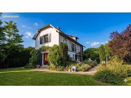 maison 7 pièces 156 m²