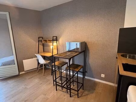 studio meublé rénové – investissement clé en main – dpe c