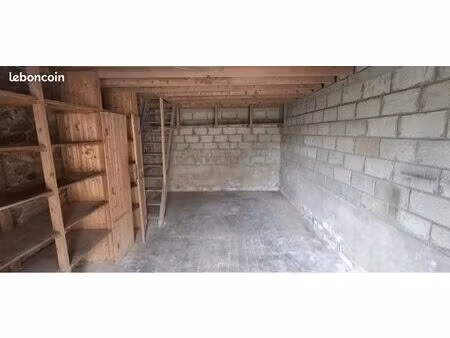grand garage ou stockage 22m2 centre bourg