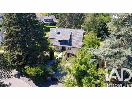 maison 8 pièces 245 m²