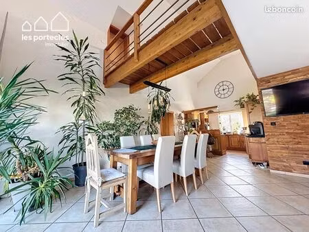 maison 6 pièces 214 m²