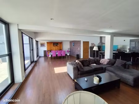 maison 6 pièces 256 m²