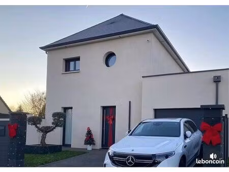 maison moderne avec piscine