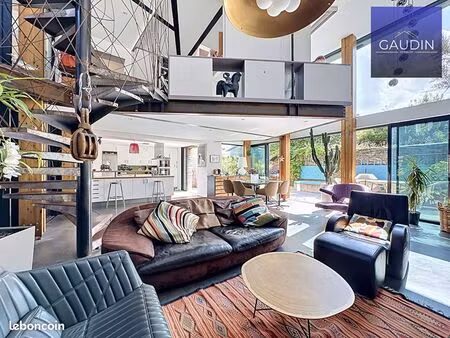 propriété 7 pièces 198 m²