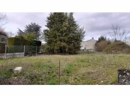 vente terrain 667 m² à saintes (17100)  70 000 €