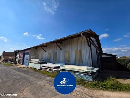 local industriel 216 m²