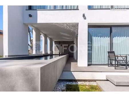 villa 5 pièces 115 m²