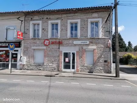 bureaux gaillac parking