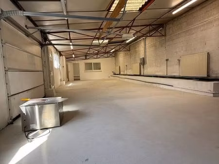 local d’activité / entrepôt 100 m² avec bureau & parking - vertou proche gare