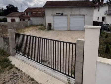 dépôt / entrepôt à louer – 280 m²