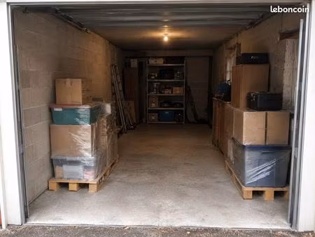 ? stockage 2 m³ – 25 /mois