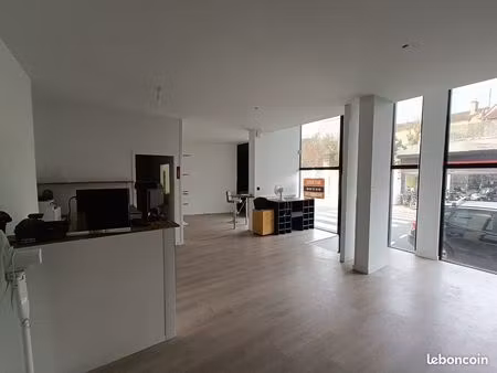 local commercial 63 m² bordeaux
