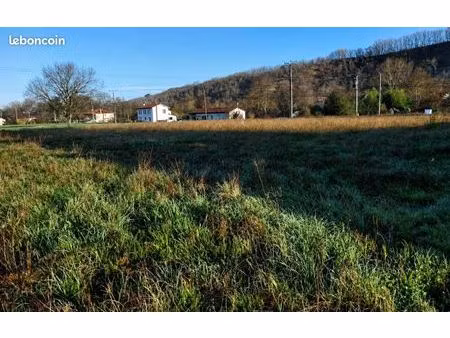 terrain 575 m² saint lieux les lavaur