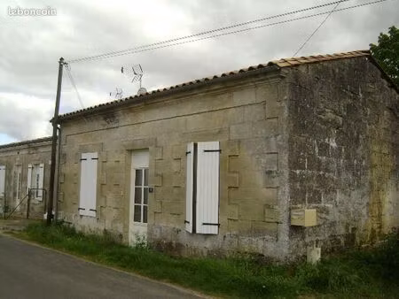 maison à louer sur commune de preignac  à 3 km du bourg