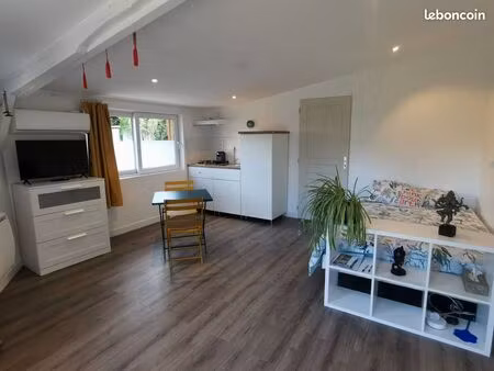 studio indépendant