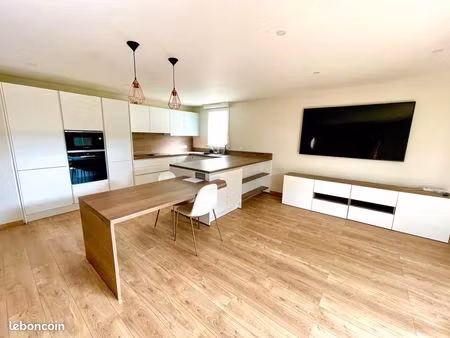 appartement t3 lumineux  meublé  70 m2 avec terrasse et parking sécurisé