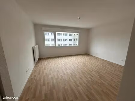 studio 1 pièce 31 m²
