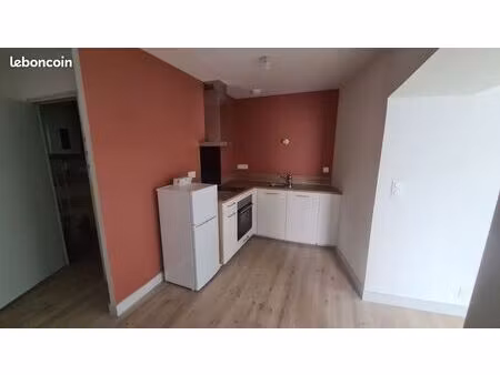 t2 de 52 m² avec patio – centre-ville