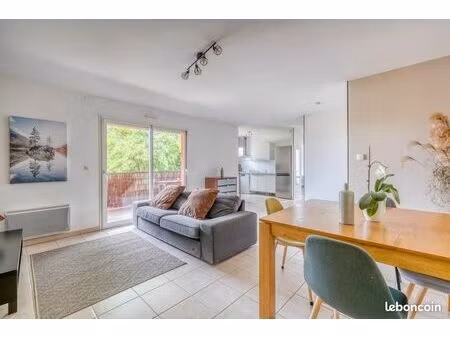 appart meublé t3 –lumineux-grand balcon
