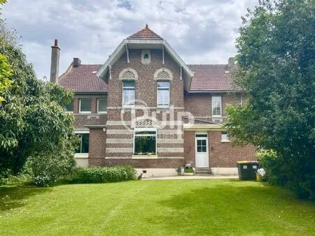 maison 8 pièces 234 m²