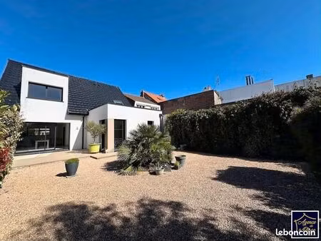 pavillon 6 pièces 150 m²